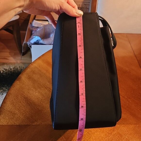 NEW DKNY Fabric Medium Travel Tote Tablet Bag Purse, Black & Silver Closure - Picture 13 of 16